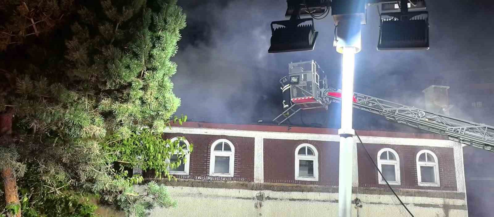 Erzurum’da Cami yangını korkuttu
