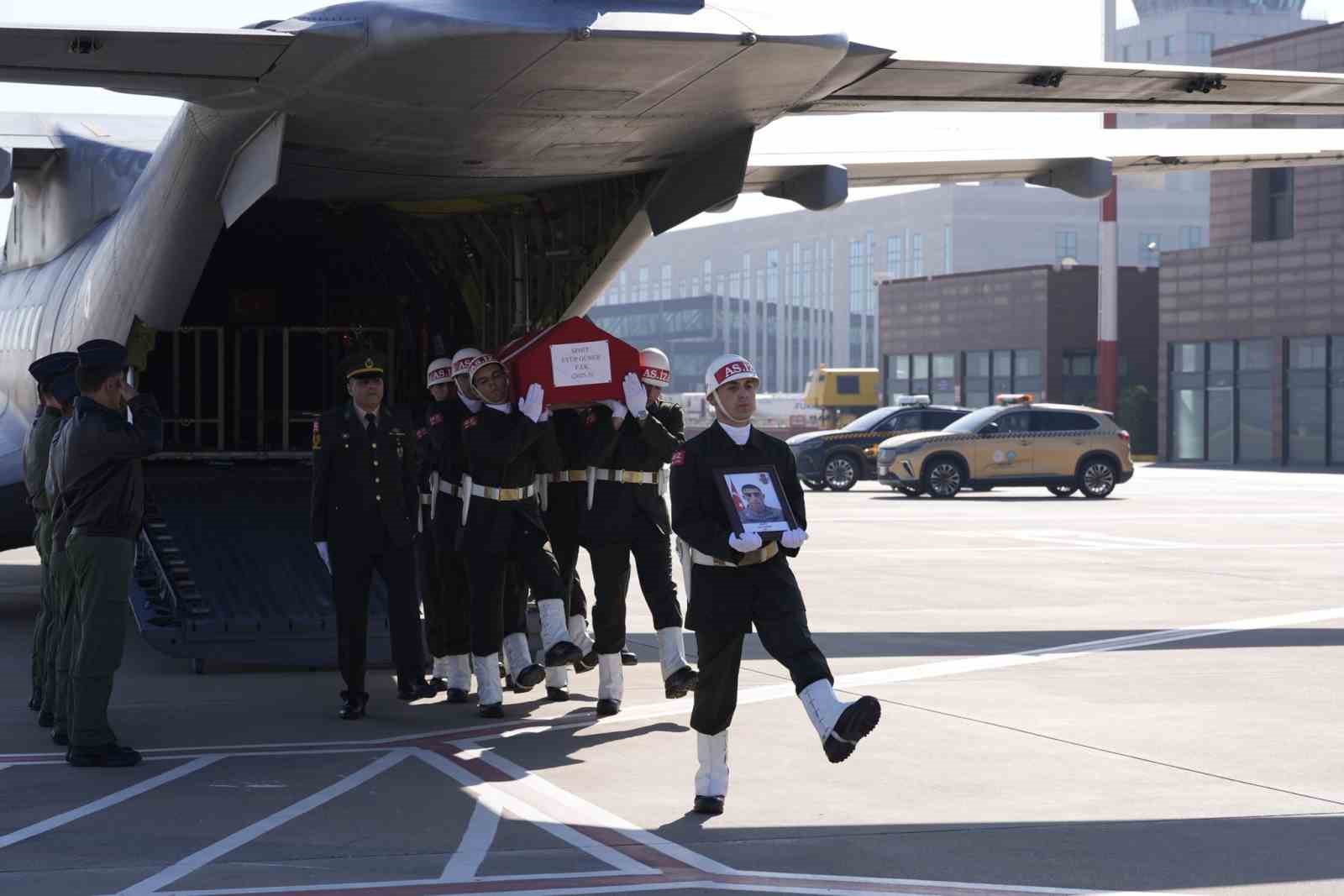 Şehit Piyade Er Eyüp Güner’in naaşı memleketi Gaziantep’te
