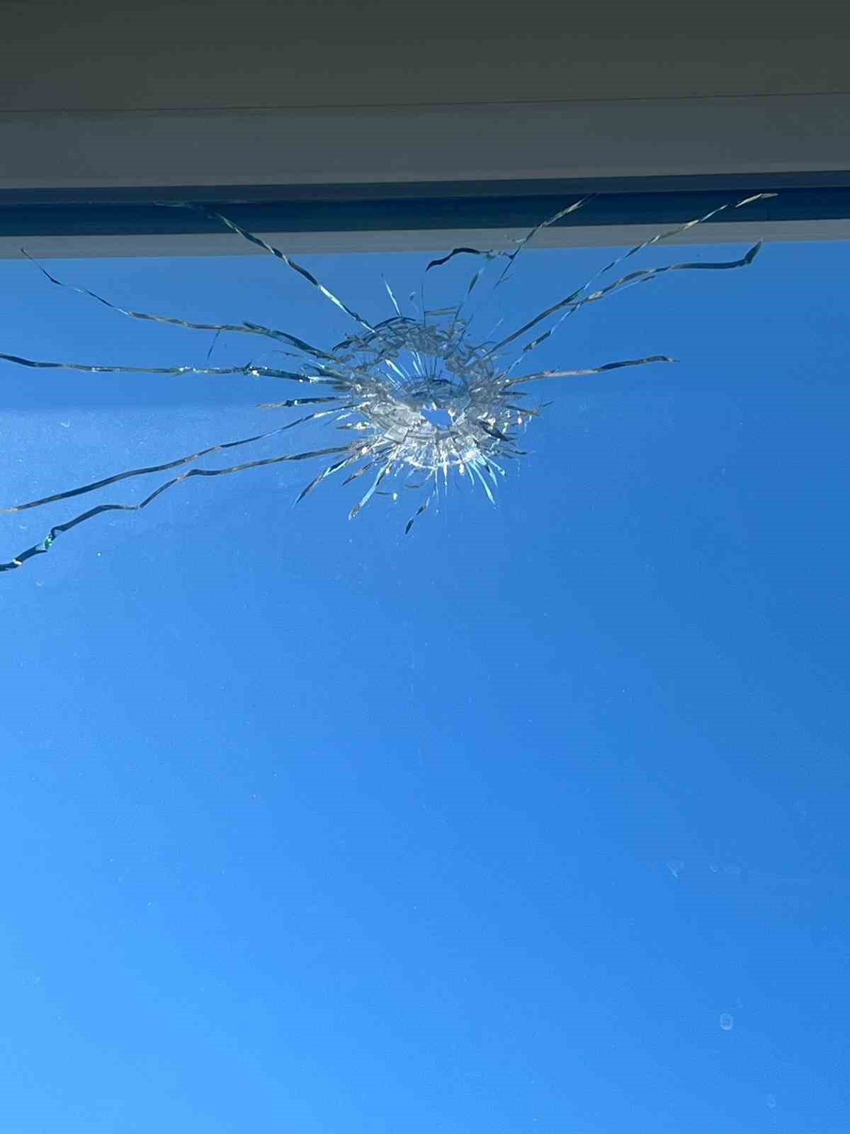 Balkona isabet eden mermilerin faili, 30 farklı g&uuml;venlik kamerası 24 saat izlenerek bulundu
