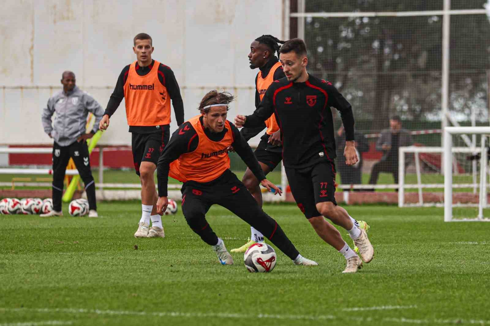 Samsunspor, Kayserispor deplasmanında gülen taraf olmak istiyor
