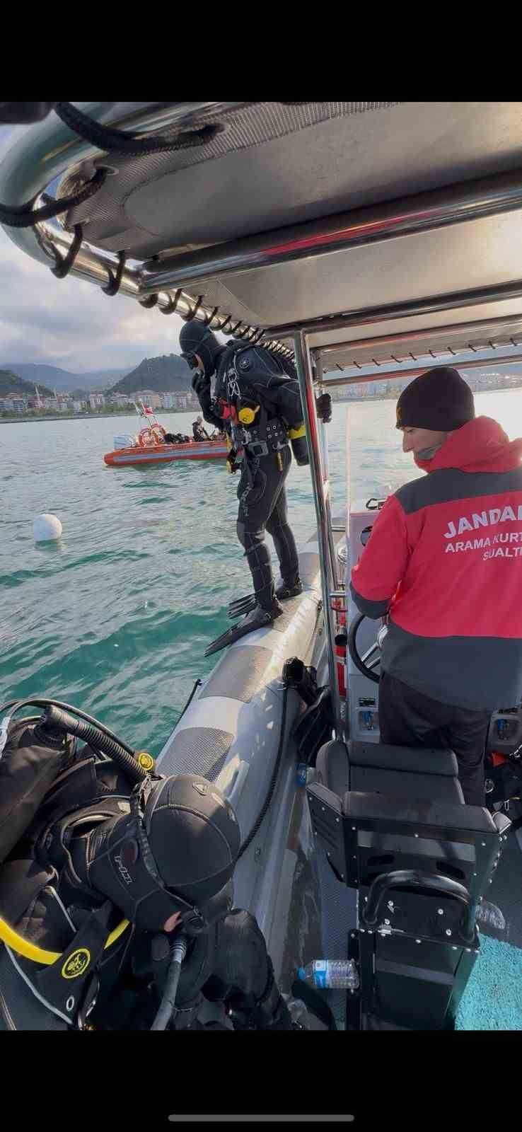 Trabzon’da denizde kaybolan şahsı arama çalışmaları sürüyor
