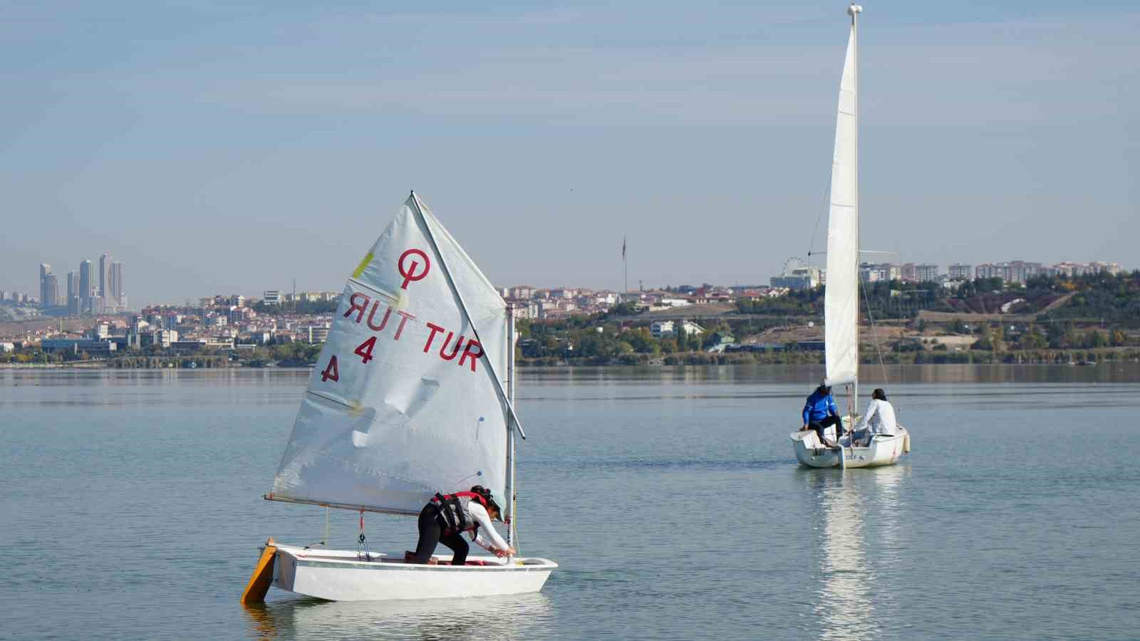 Ankara’da deniz yok ama ’Yelkencilik’ var
