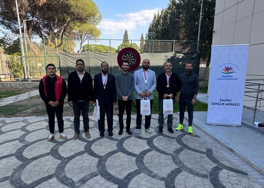 Salihli’de din görevlileri dart turnuvasında buluştu
