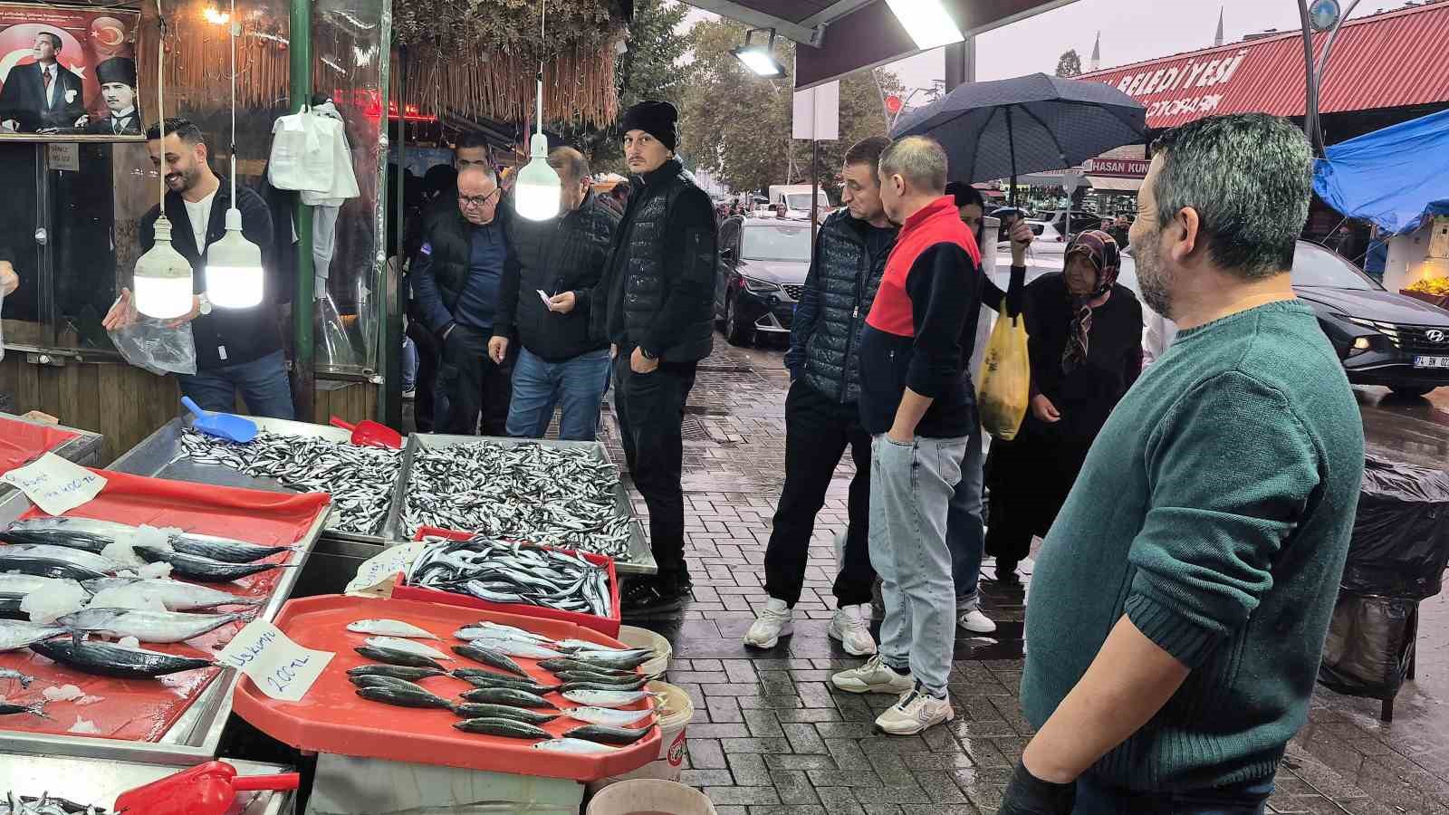 Karadeniz’de hamsi bollaştı, Bartın’da kilosu 50TL’ye düştü
