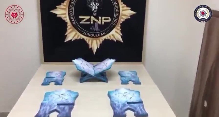 Zonguldak&rsquo;ta şoke eden operasyon, 14 kilo uyuşturucuyu rahleye saklamışlar
