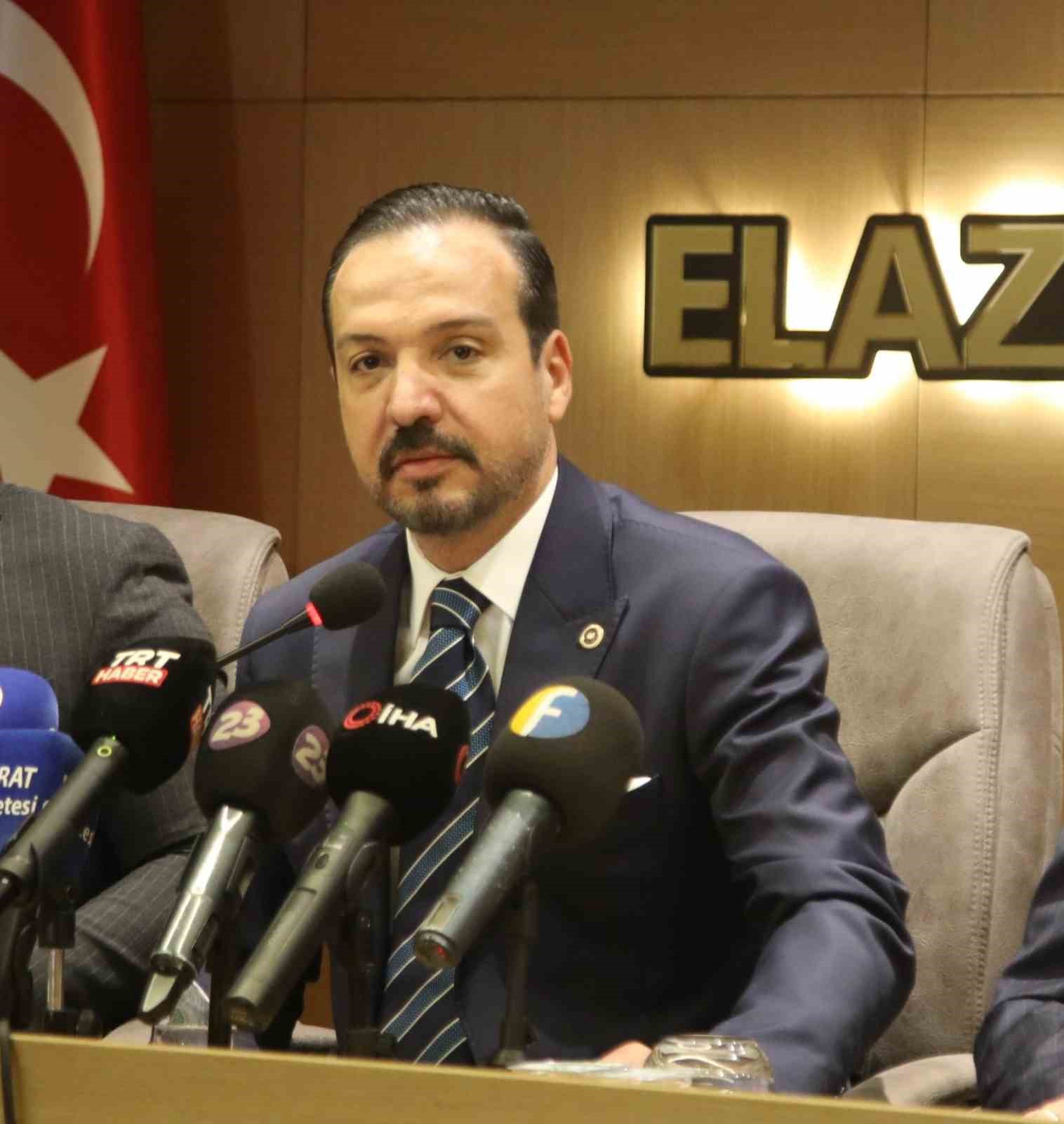 K&uuml;rşad Zorlu&rsquo;dan &Ouml;zg&uuml;r &Ouml;zel&rsquo;e tepki: "Atat&uuml;rk&rsquo;&uuml;n milliyet&ccedil;iliği T&uuml;rkiye&rsquo;yi şikayet etmek değil, y&uuml;celtmektir"
