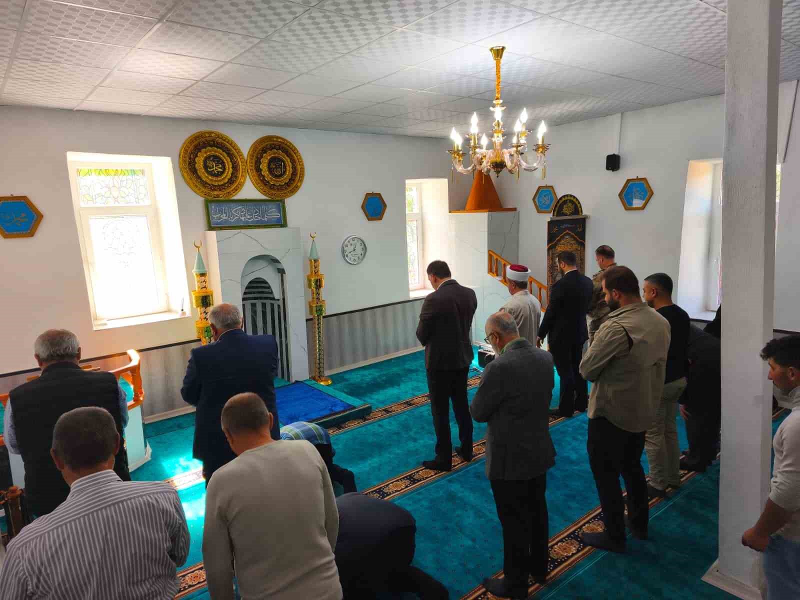 Çemişgezek’te onarımı tamamlanan cami, yeniden ibadete açıldı