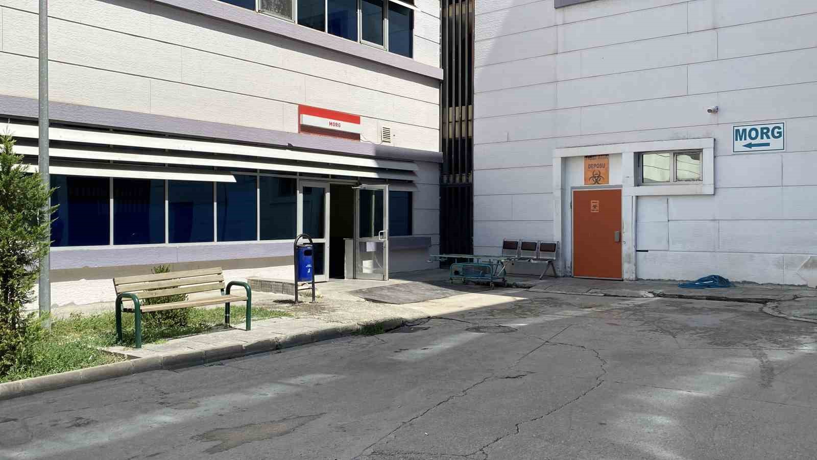 Alkol ve uyuşturucudan hayatını kaybetti