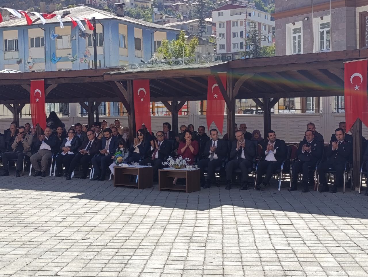 Kırgızistan ve Kazakistanlı sanat&ccedil;ılar Saimbeyli&rsquo;nin kurtuluş coşkusuna ortak oldu
