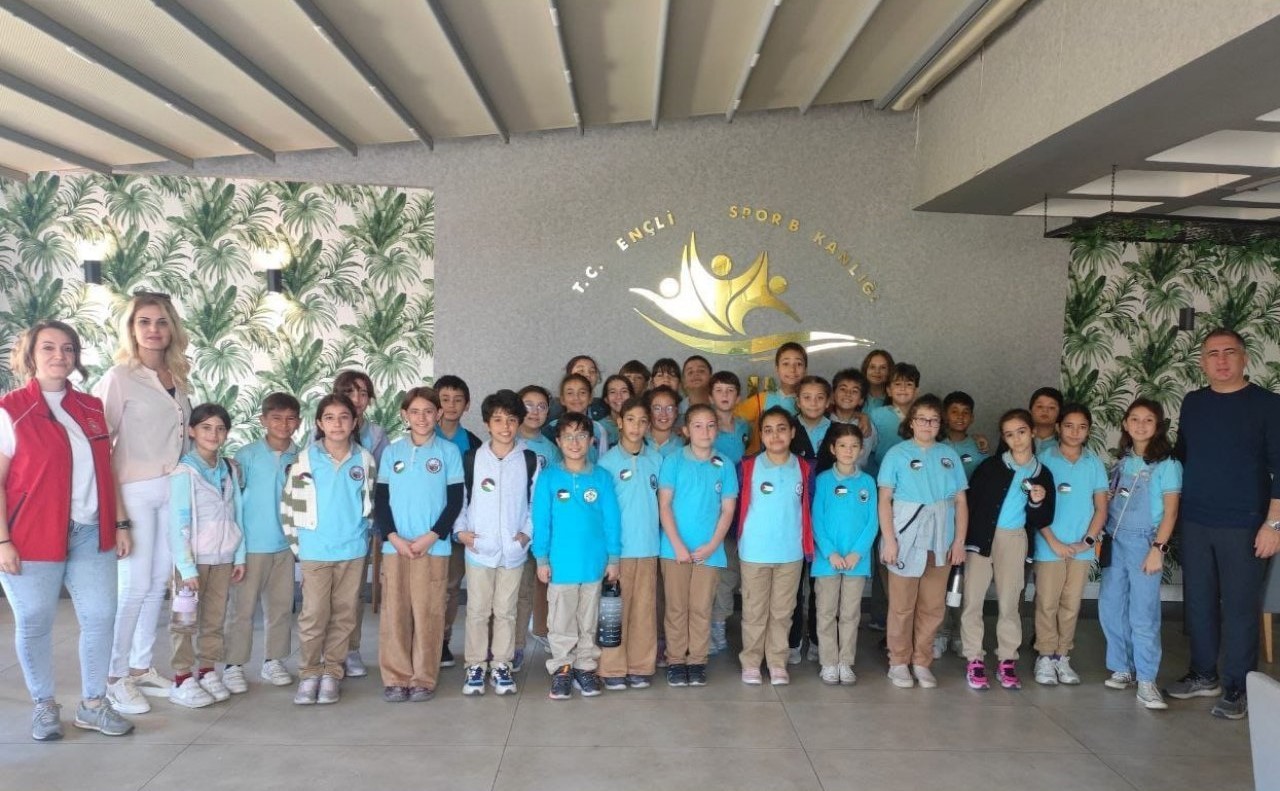 &Ouml;ğrencilerden anlamlı rozet tasarımı
