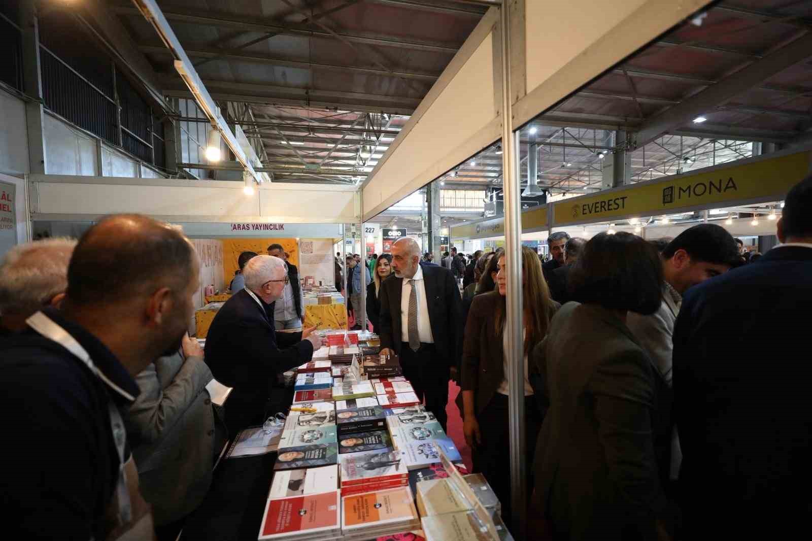Diyarbakır 9. Kitap Fuarı a&ccedil;ıldı
