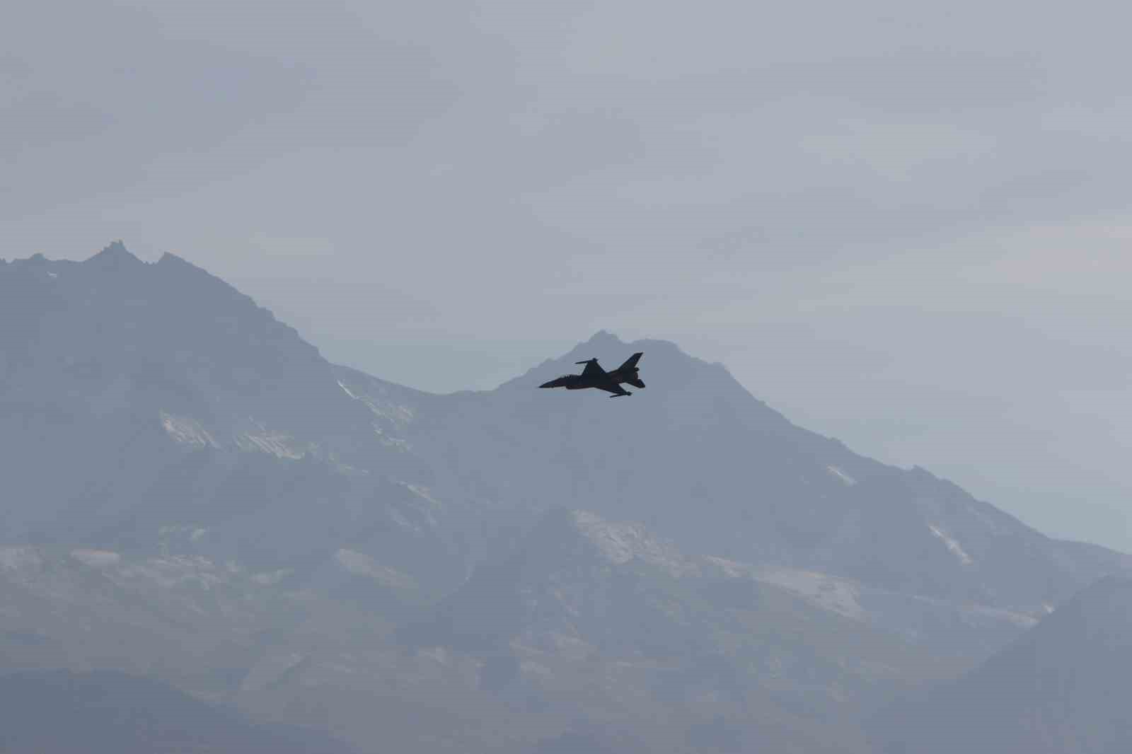 SOLOT&Uuml;RK Kayserilileri b&uuml;y&uuml;ledi
