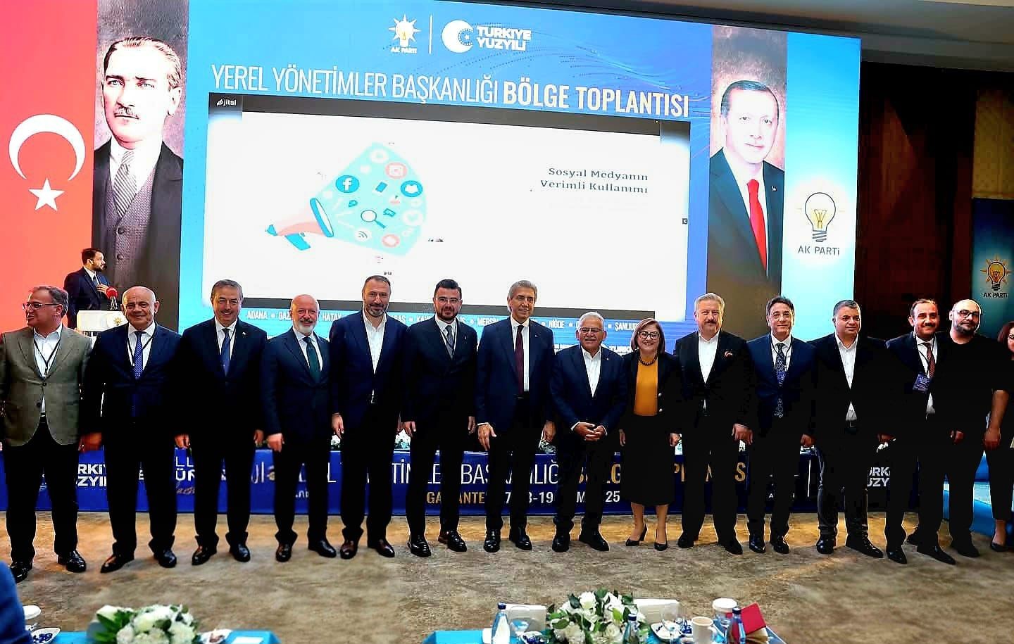 Okandan, Gaziantep&rsquo;te d&uuml;zenlenen Yerel Y&ouml;netimler Başkanlığı B&ouml;lge Toplantısı&rsquo;na katıldı
