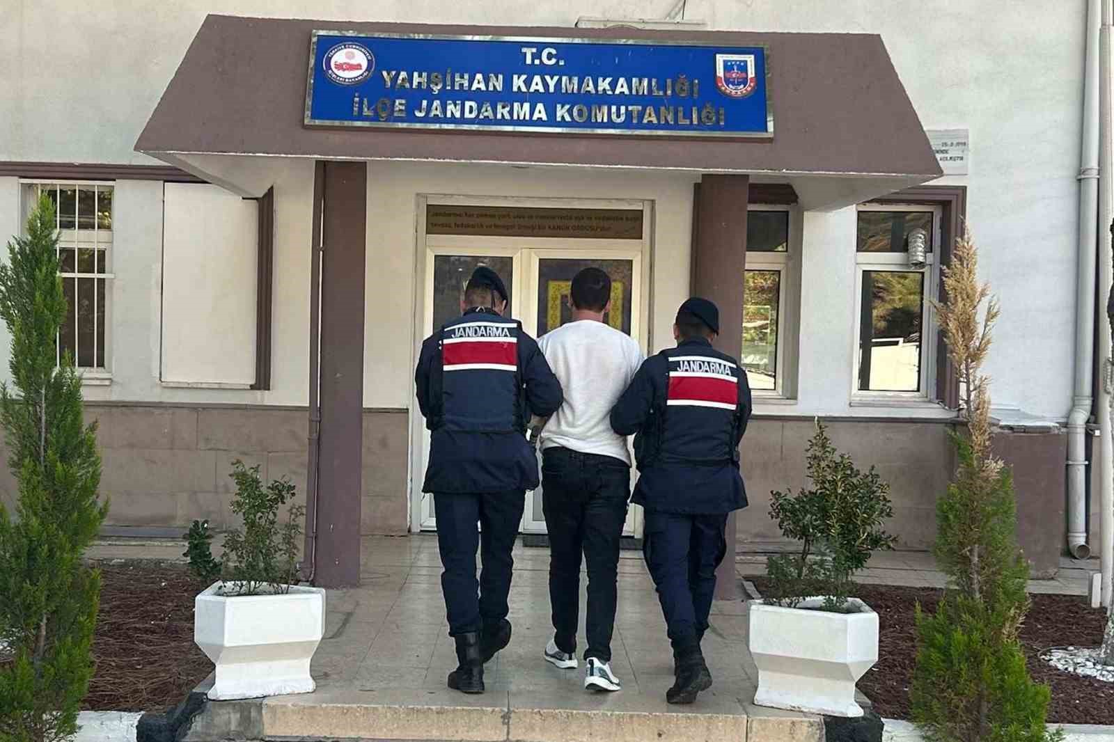 Kırıkkale’de 16 adrese eş zamanlı operasyon: 3 firari hükümlü yakalandı