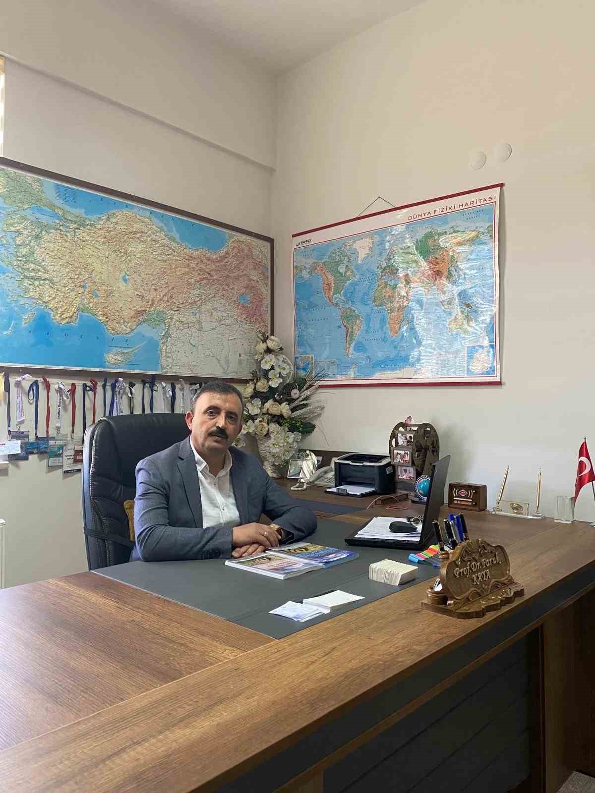 Prof. Dr. Kaya: "T&uuml;rkiye&rsquo;de aile kurumu giderek zayıflıyor"
