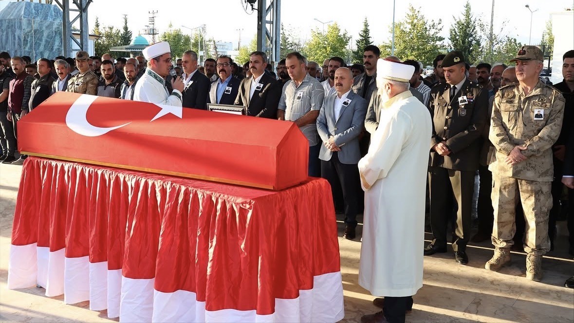 Kazada hayatını kaybeden uzman &ccedil;avuş son yolculuğuna uğurlandı
