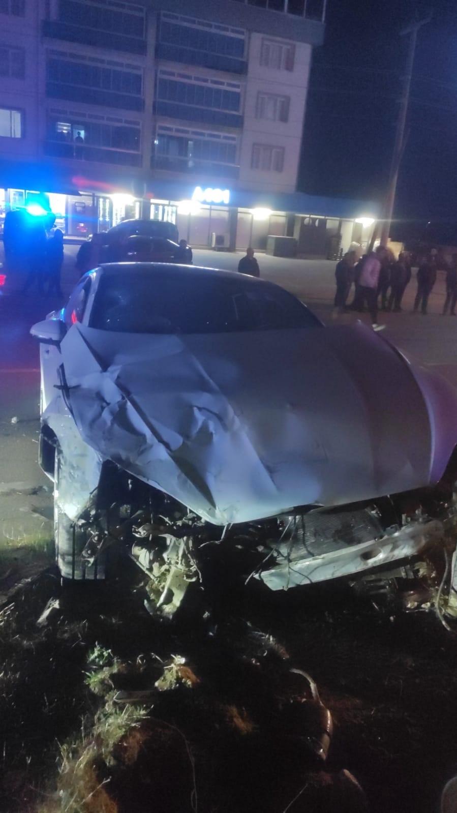 Otomobille motosikletin &ccedil;arpıştığı kazada bir kişi &ouml;ld&uuml;, 2 kişi yaralandı
