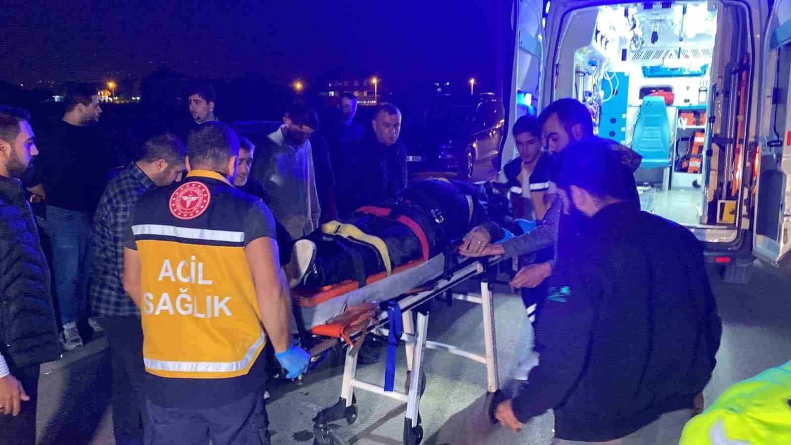 Kontrolden &ccedil;ıkan motosiklet kaldırma &ccedil;arptı : 1 ağır yaralı
