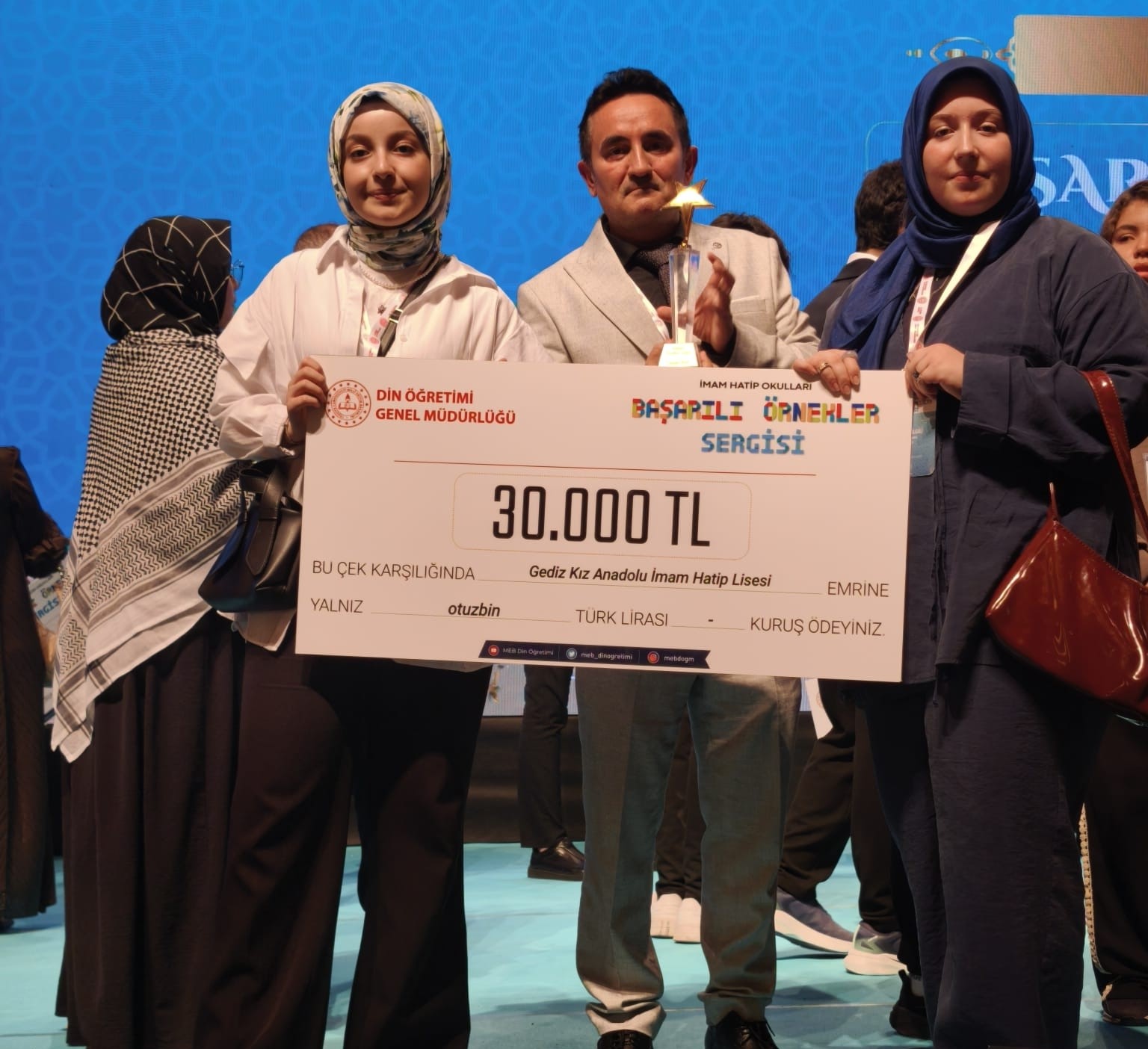 "İmam Hatip Okulları Başarı Örnekleri" sergisinde Kütahya’ya çifte gurur