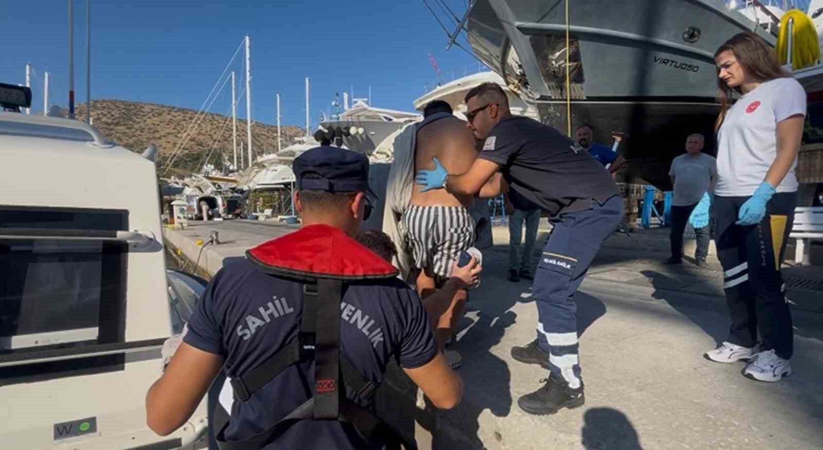 Bodrum’da gezi teknesinde yaralanan vatandaşa tıbbi tahliye