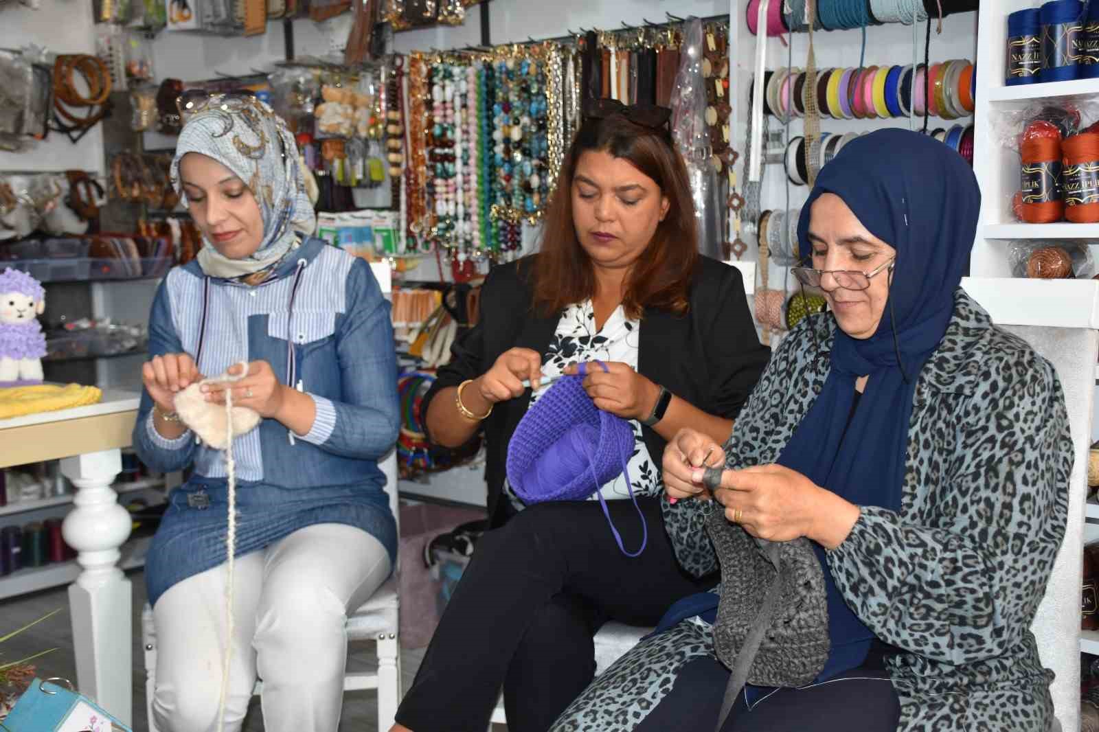 Hayallerinin peşinden koşan kadınlar el sanatları kooperatifi kurdu
