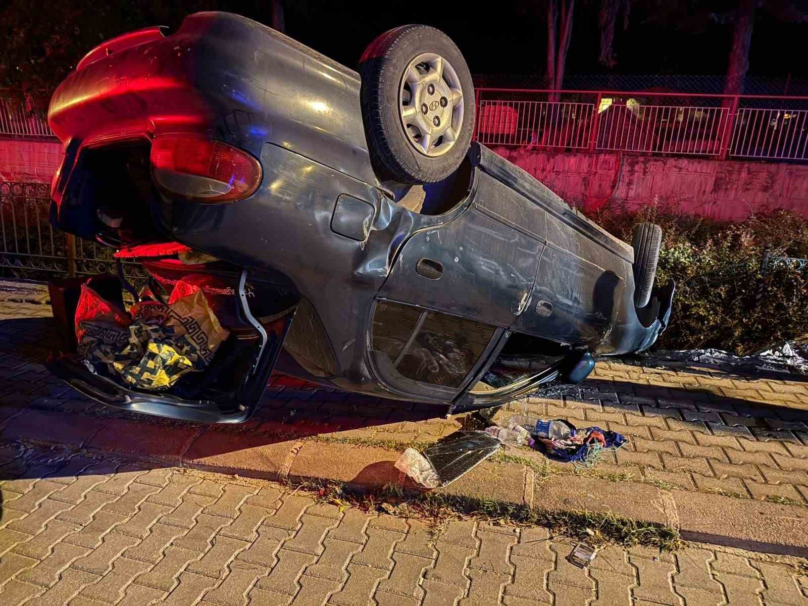 Burdur’da otomobil takla attı, dereye düşmekten son anda kurtuldu