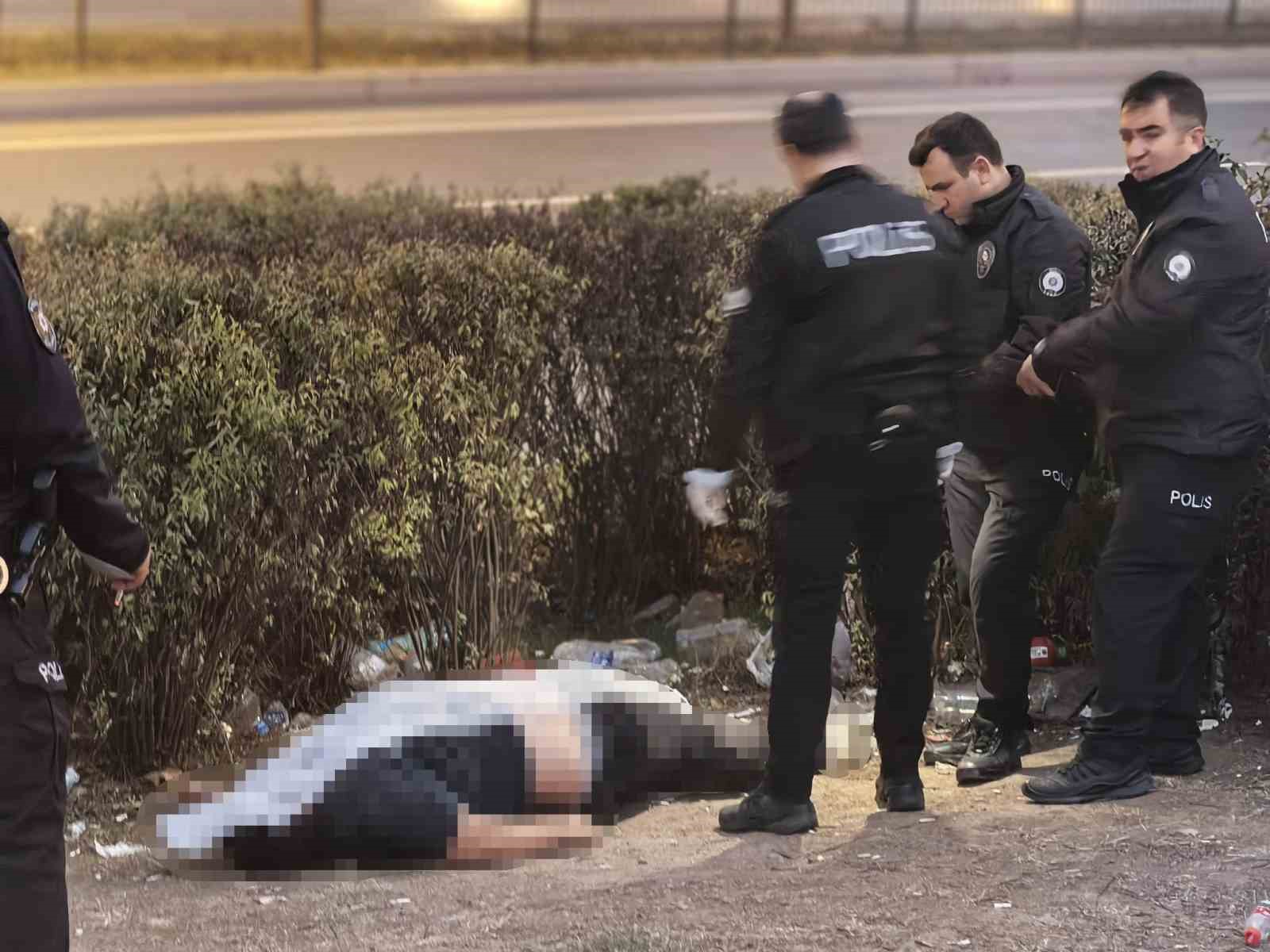 Kavşakta bulunan cansız bedenin kimliği tespit edildi
