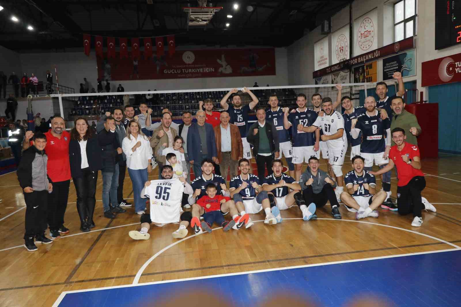TVF Erkekler 1. Lig: Düzce Belediyesi Spor Akademisi: 3 - Fenerbahçe: 0
