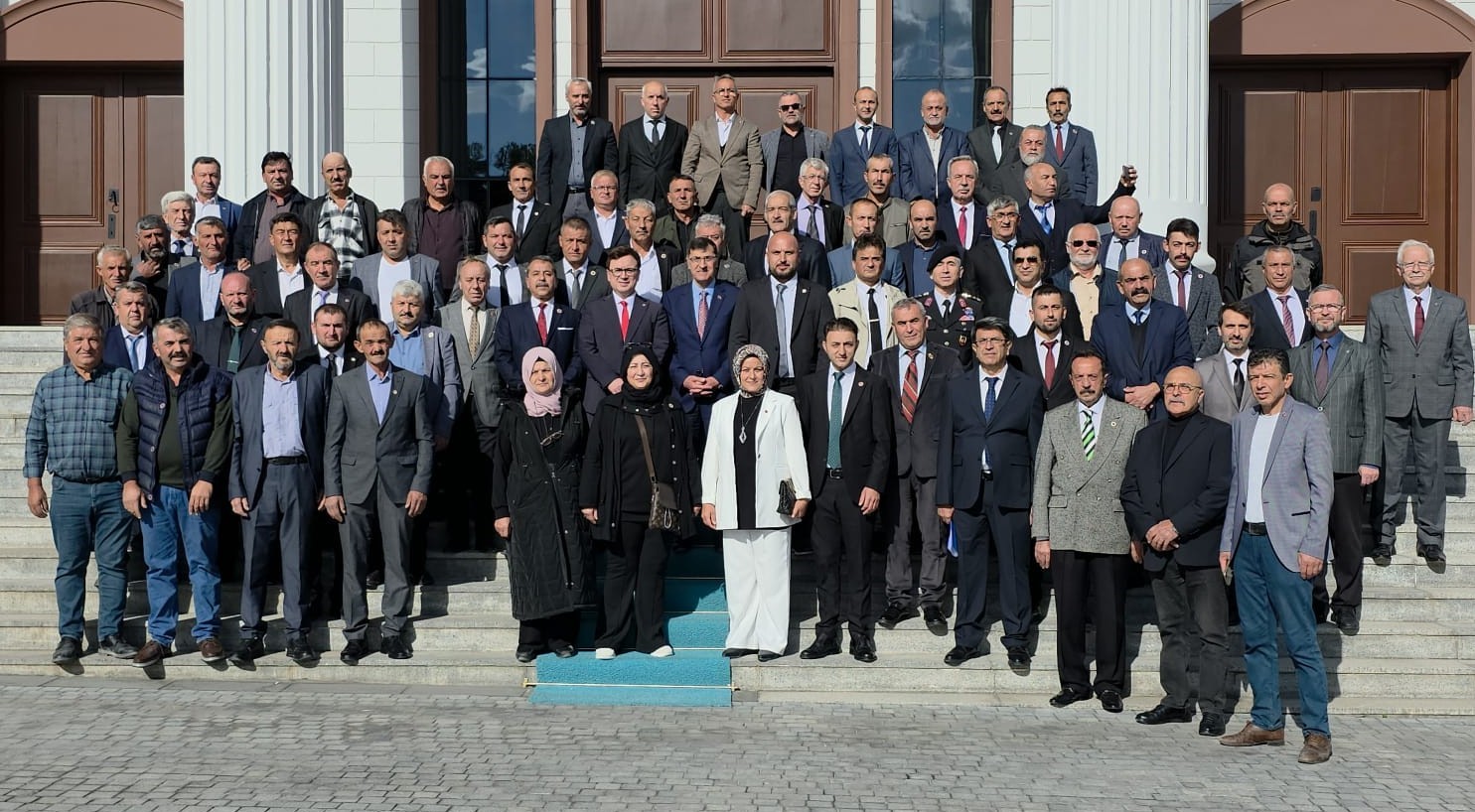 K&uuml;tahya Muhtarlar Derneği Başkanı İsmail Arı: "Muhtarlarımız demokrasimizin temel taşıdır"
