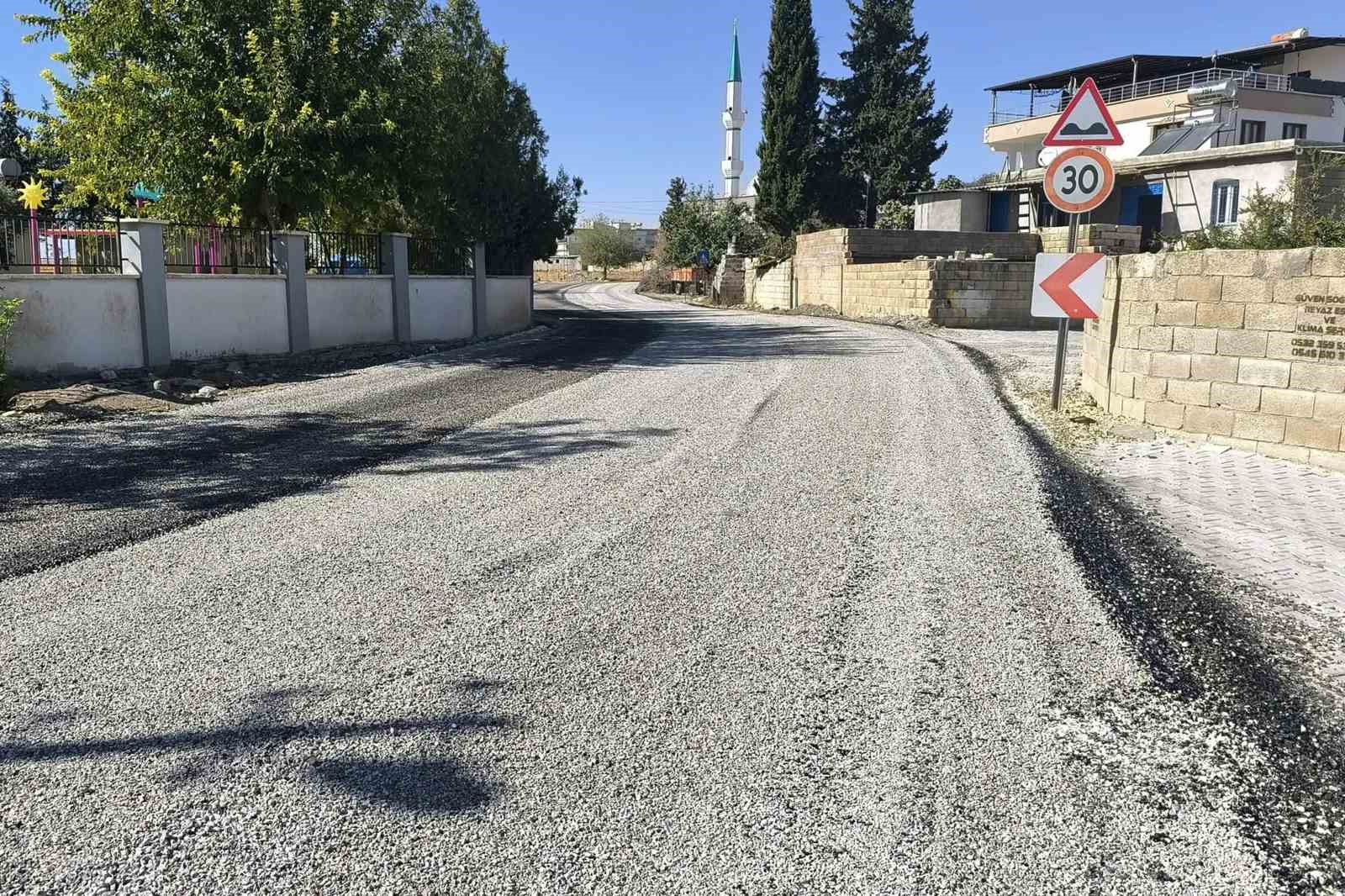 Araban&rsquo;da 12 kilometrelik kırsal mahalle grup yolunda asfalt &ccedil;alışmaları tamamlandı
