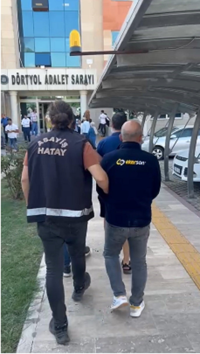 D&ouml;rtyol&rsquo;da 8 ayrı su&ccedil;tan aranan şahıs yakalandı
