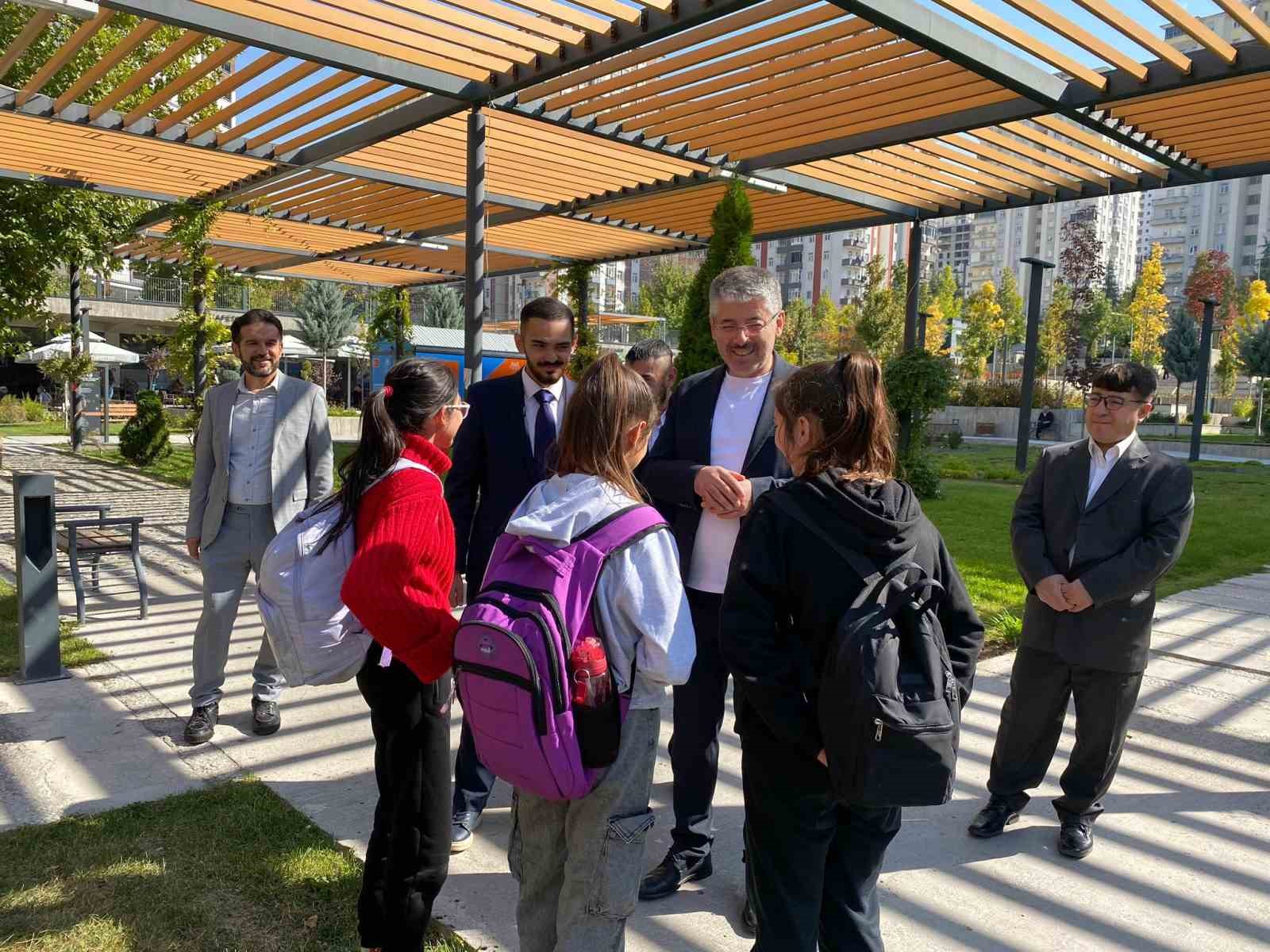 Milletvekili &Ccedil;opuroğlu&rsquo;ndan Muhtarlar G&uuml;n&uuml; ziyareti
