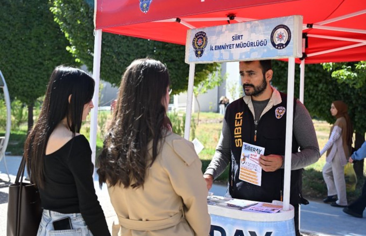Siirt’te polis, üniversite öğrencilerini bilgilendirdi
