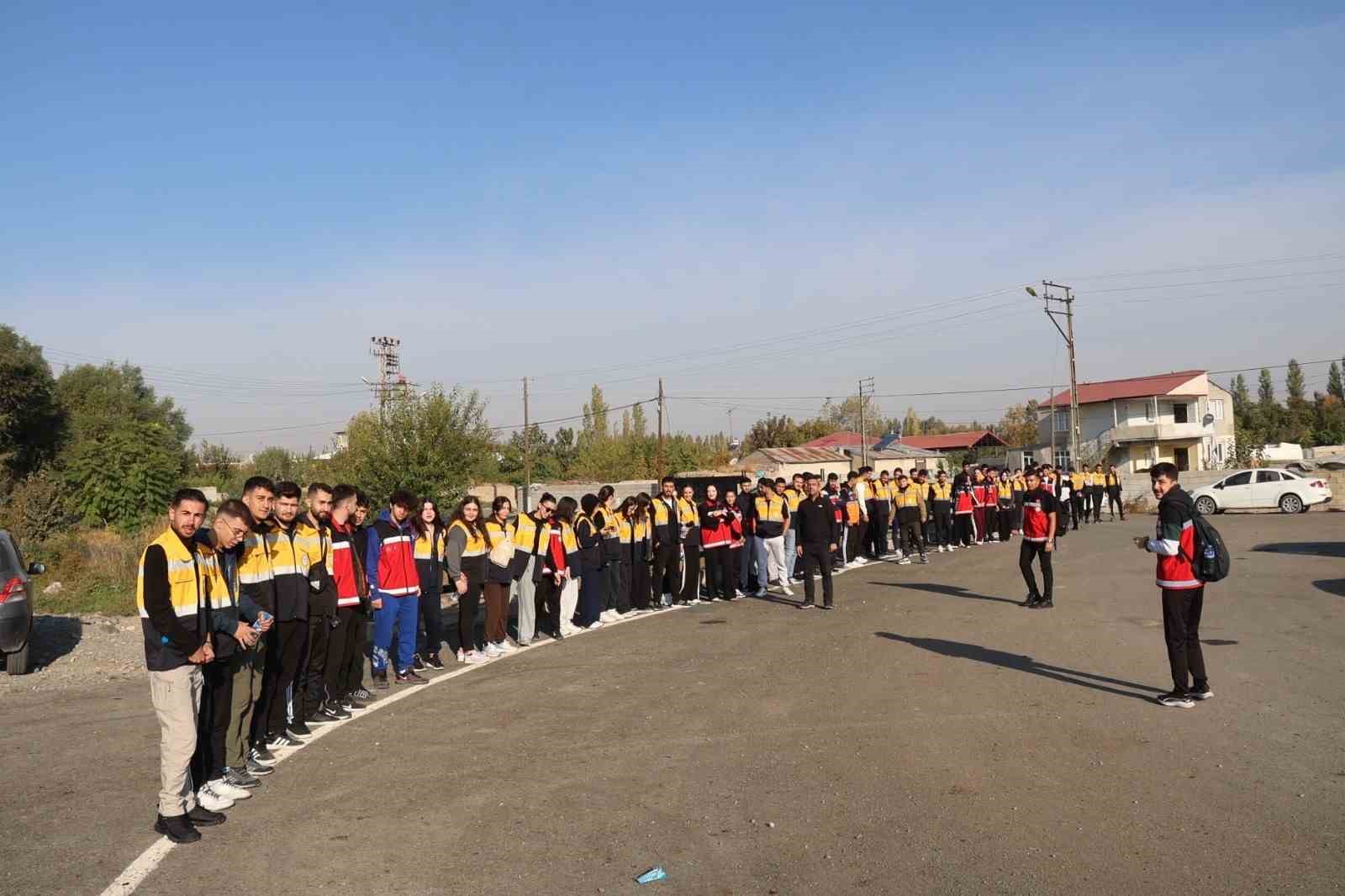 Iğdır’da kayıp Alzheimer hastası için bin kişilik ekip arama çalışmalarına katıldı