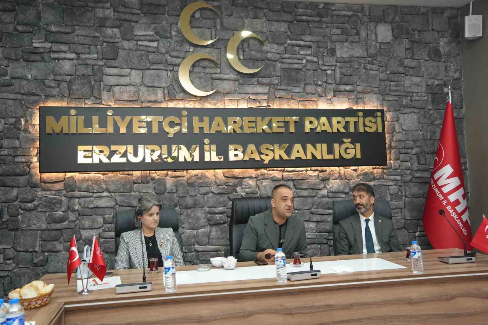 Muhtarlar, MHP Erzurum İl Başkanı Yurdagül ile kahvaltıda buluştu