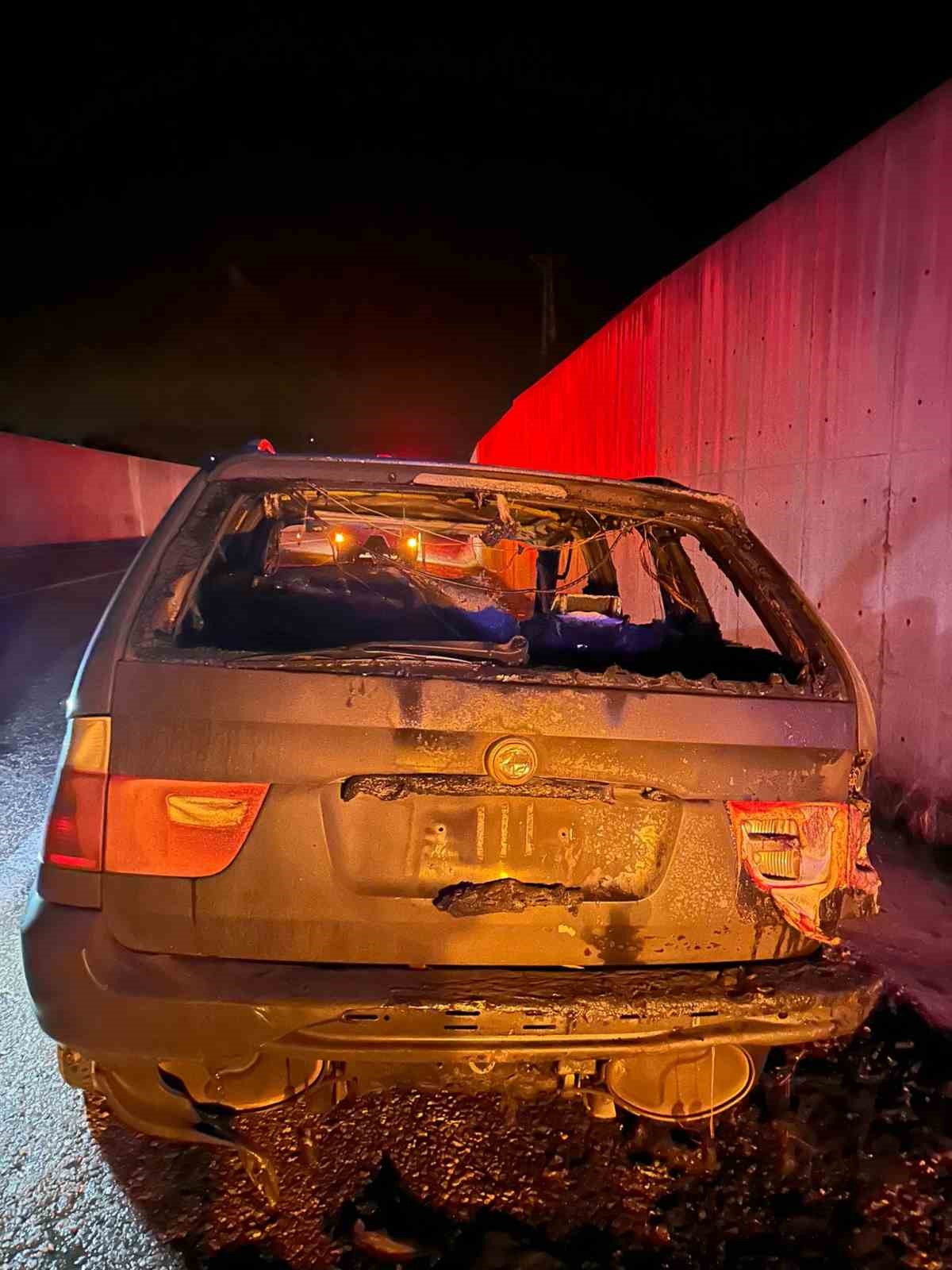 Sinop’ta yabancı plakalı araç küle döndü