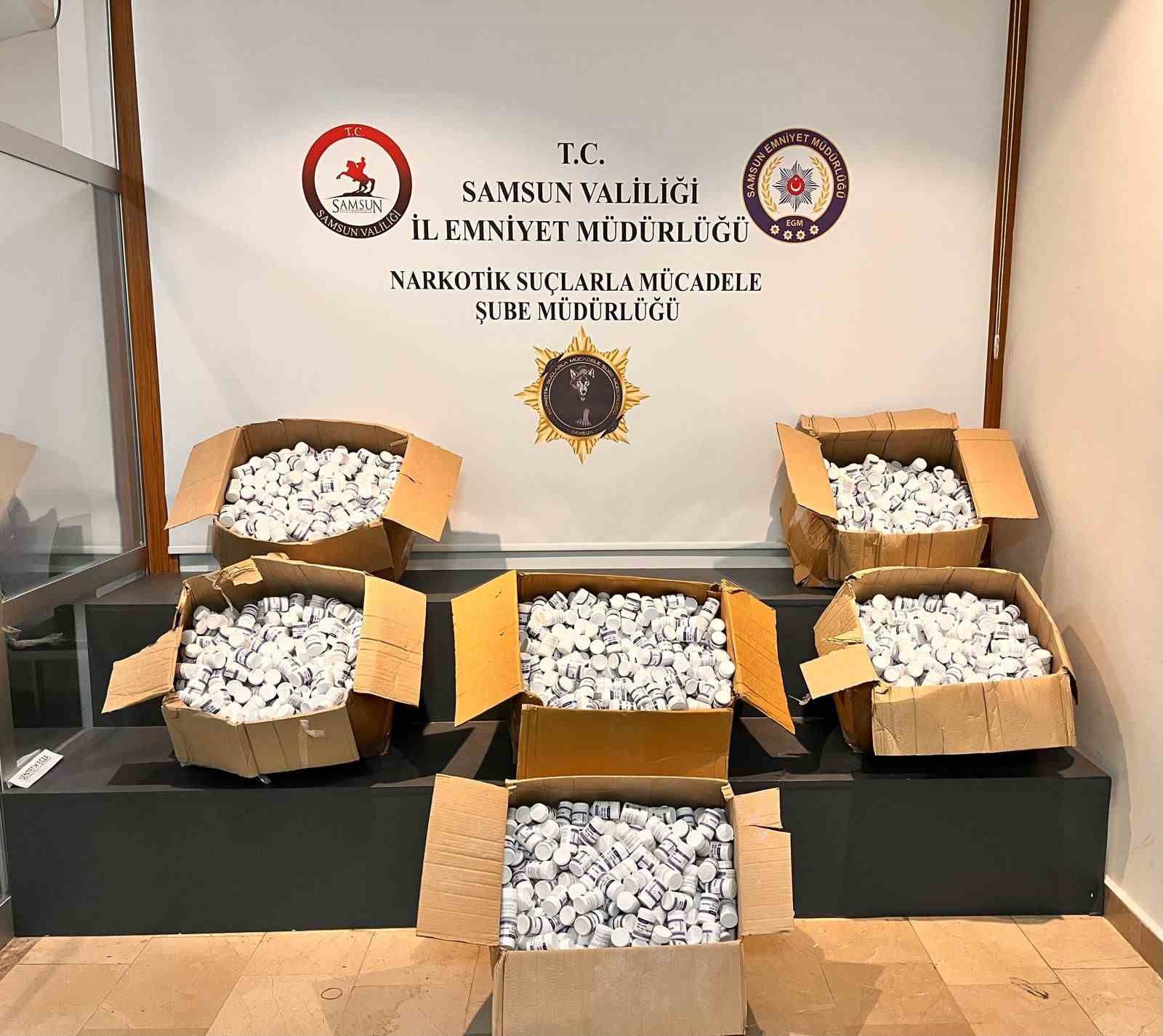 Samsun&rsquo;da tırdan 153 bin adet uyuşturucu hap &ccedil;ıktı
