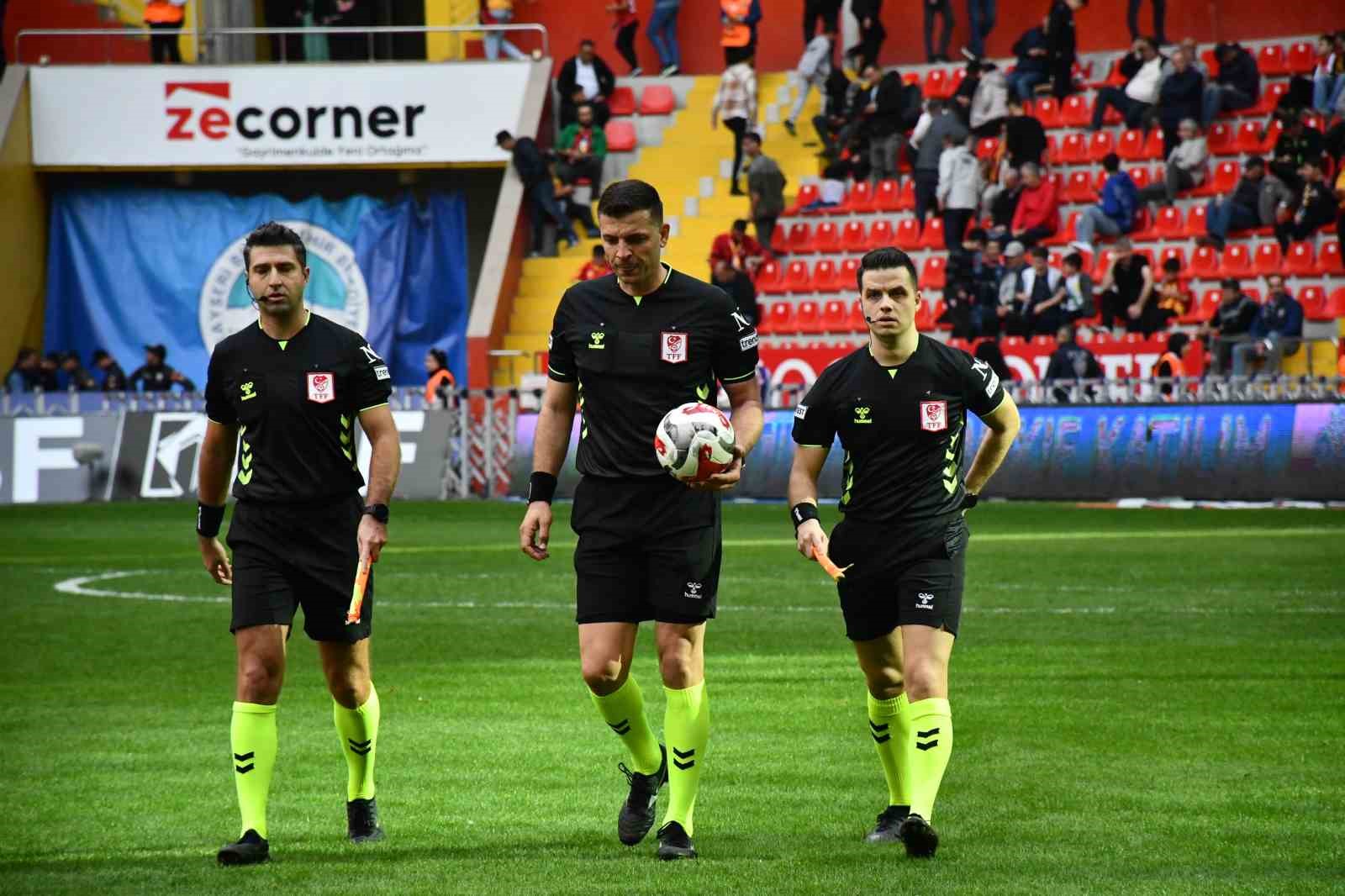 Trendyol S&uuml;per Lig: Kayserispor:  0 - Samsunspor: 1 (İlk yarı)
