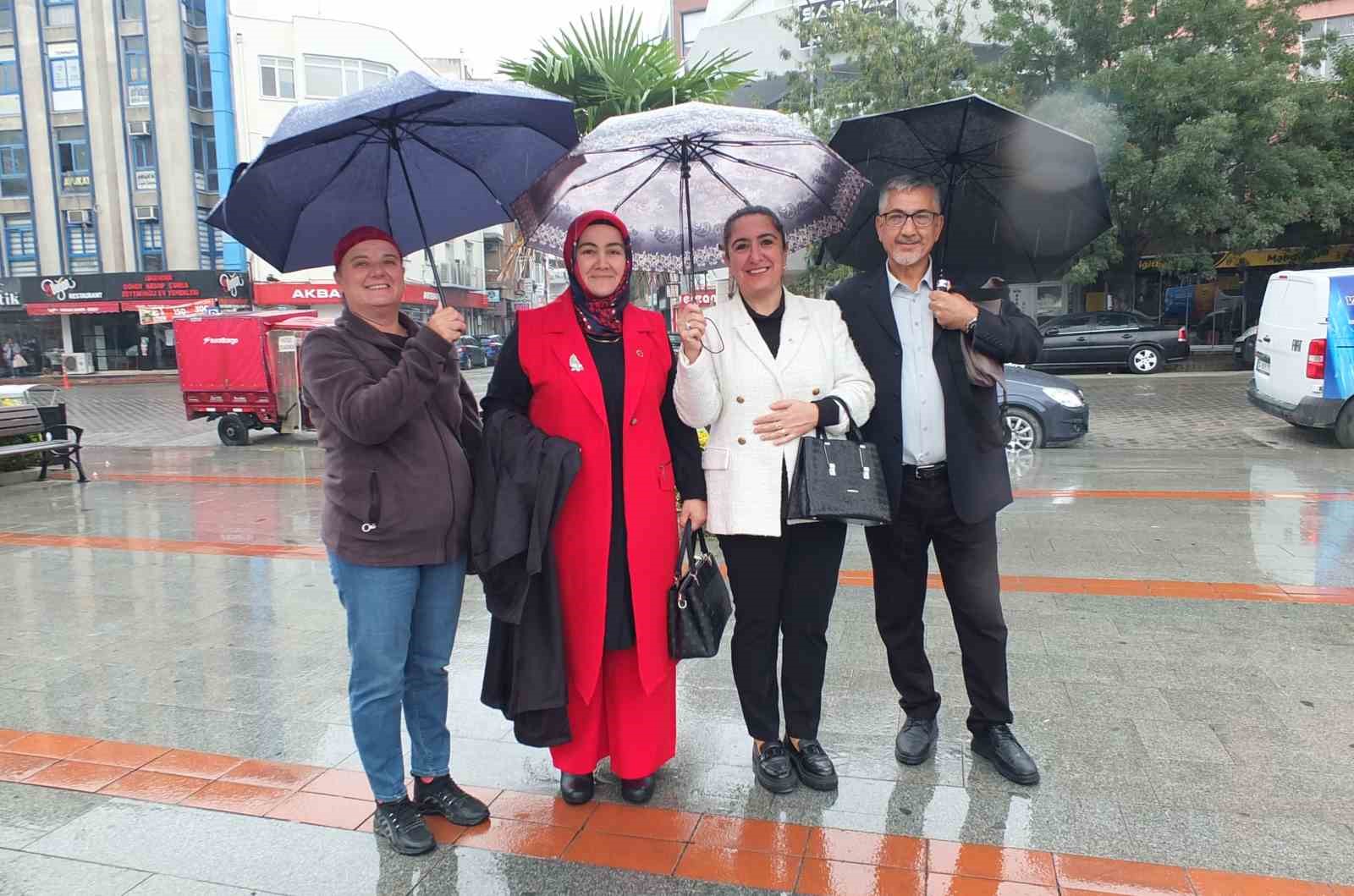 Balıkesir’de Muhtarlar Günü yağmur altında kutlandı