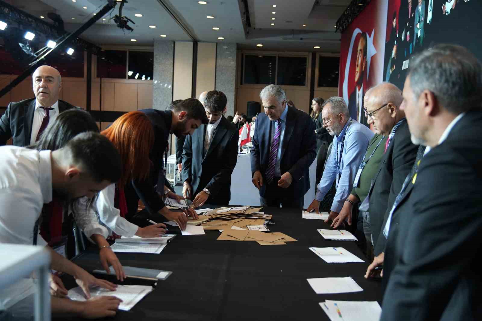 Beşiktaş’ta oy verme işlemi sona erdi