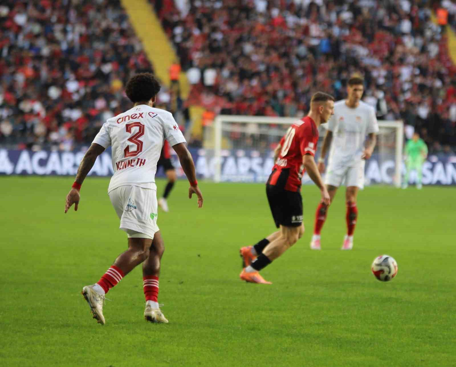 Trendyol S&uuml;per Lig: Gaziantep FK: 3 - Antalyaspor: 0 (İlk yarı)
