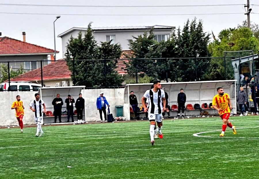 &Ccedil;eşme Belediyespor, deplasmandan bir puanla d&ouml;nd&uuml;
