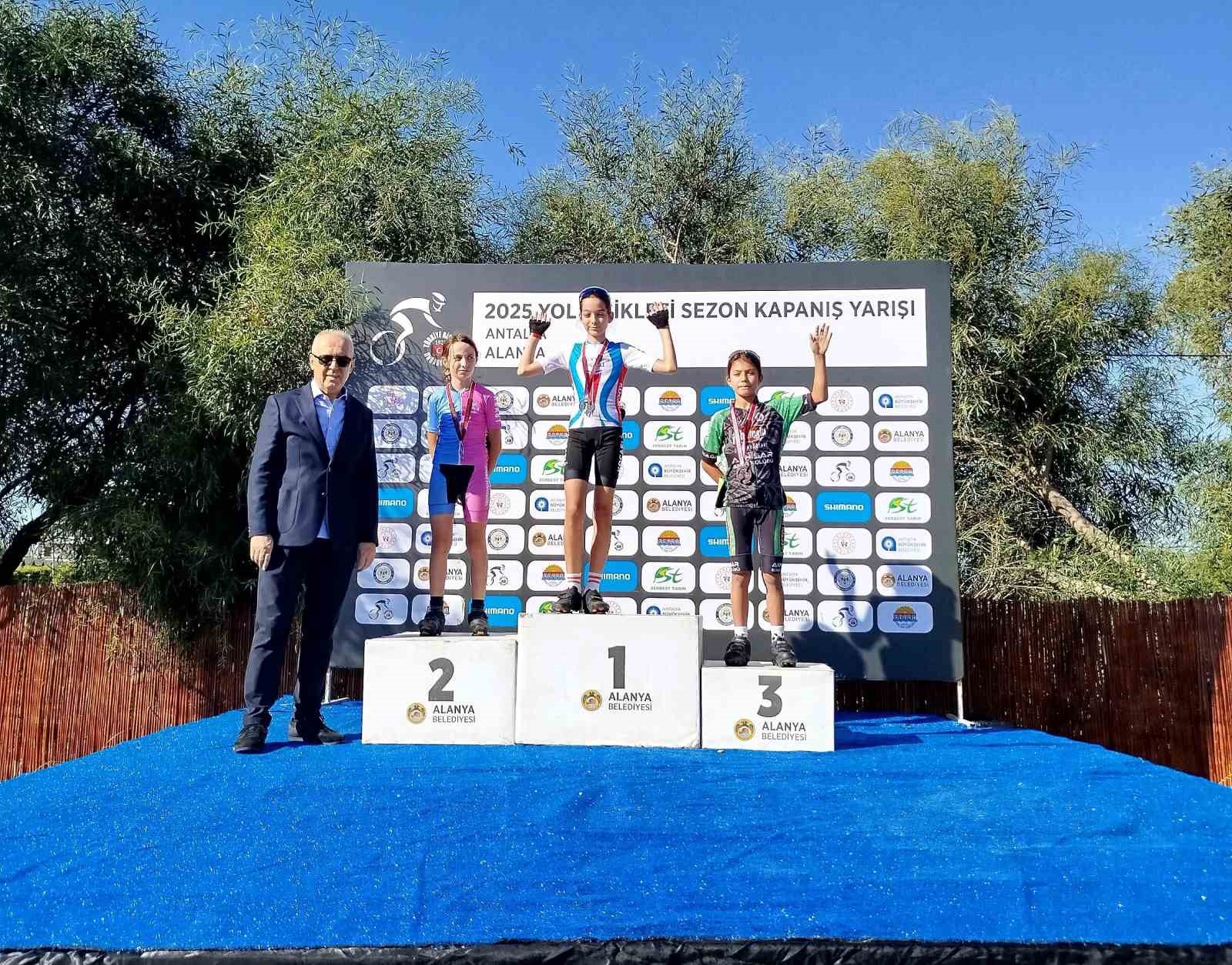 Akhisarlı pedallar Alanya&rsquo;da zirveye tırmandı
