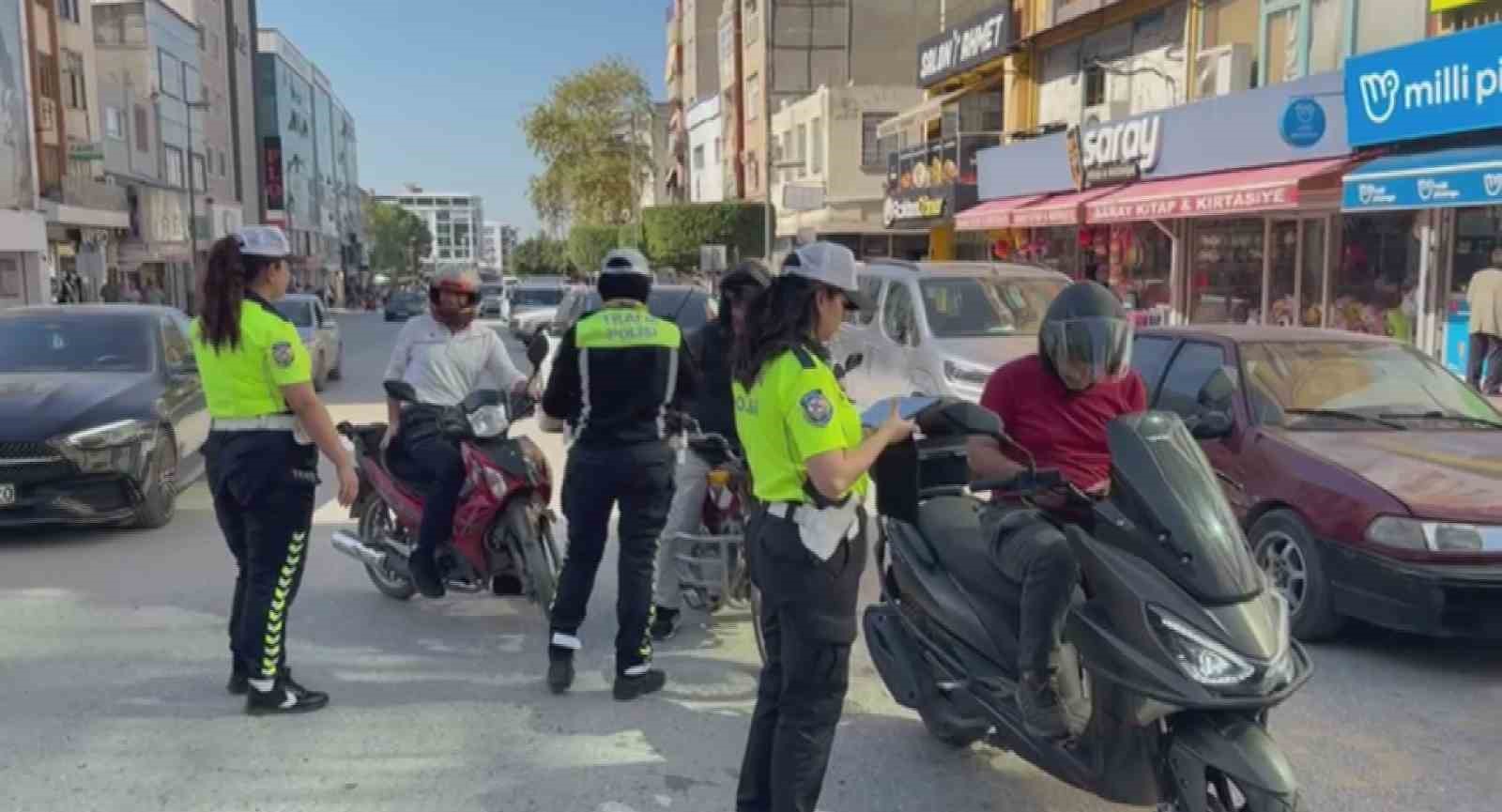 Hatay’da motosiklet sürücüleri denetlendi
