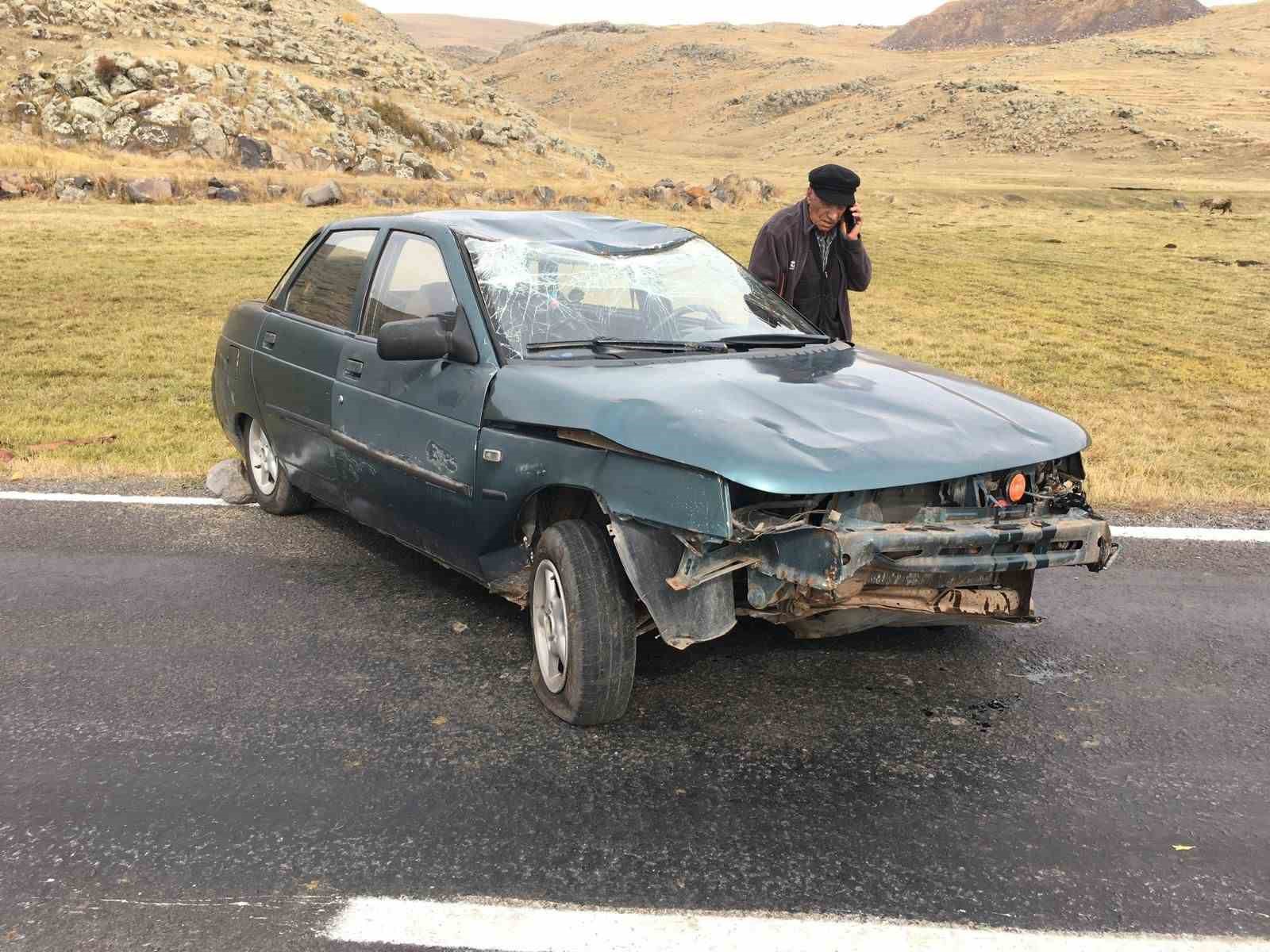 Arpaçay’da yoldan çıkan otomobil takla attı
