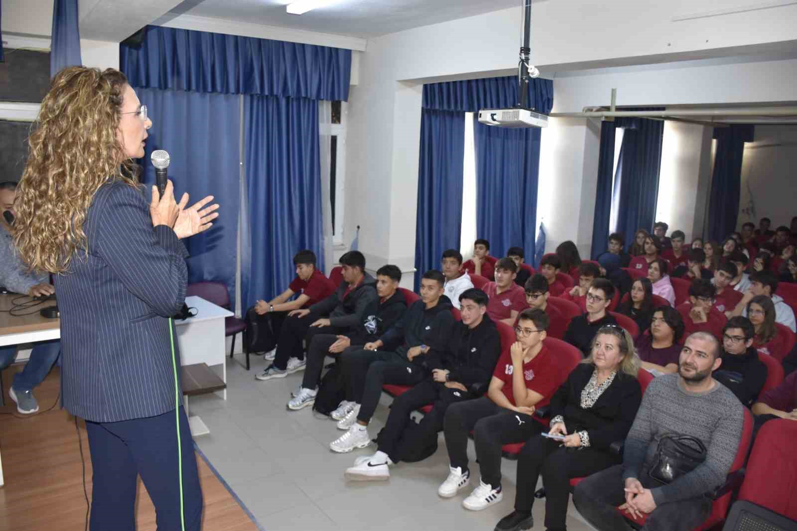 Karacabey Belediyesi&rsquo;nden &ouml;ğrencilere &rsquo;yangın eğitimi&rsquo;
