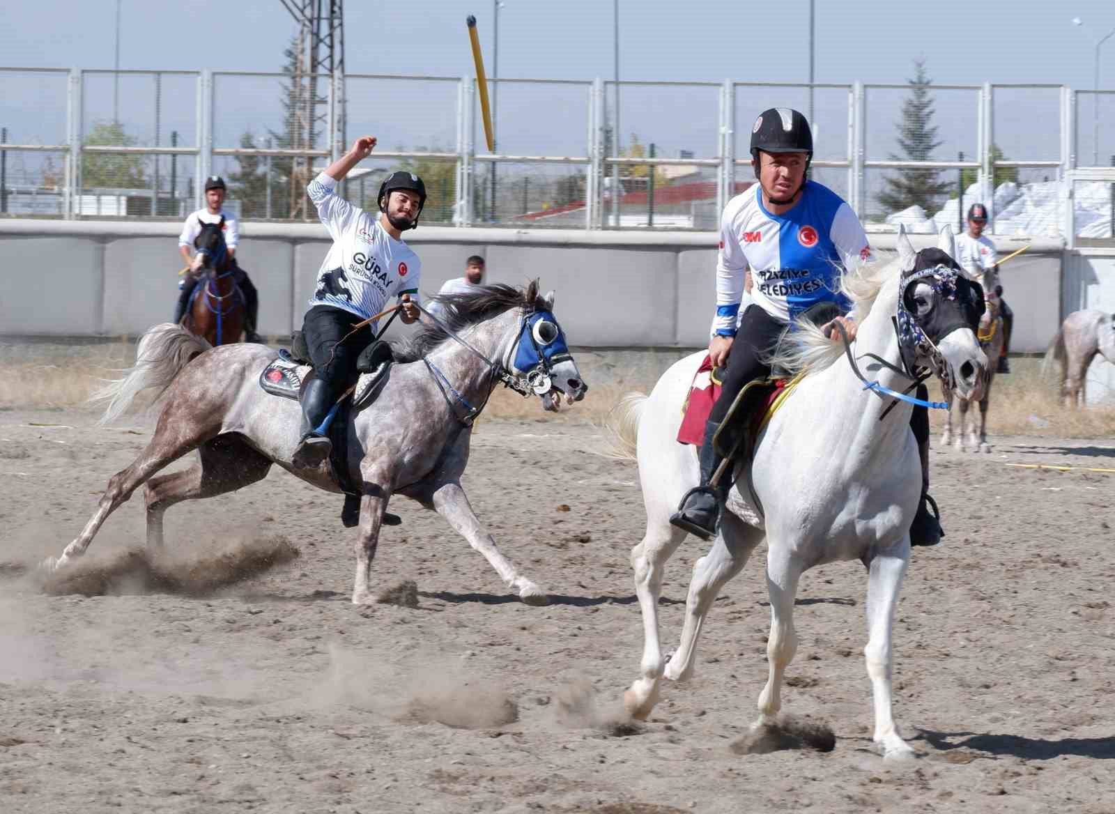 Erzurum’da cirit heyecanı sürüyor