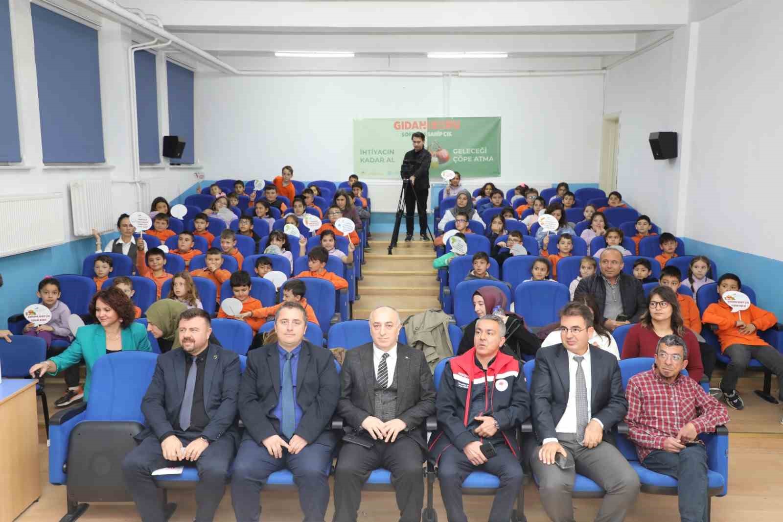 Eskişehir İl Tarım ve Orman M&uuml;d&uuml;rl&uuml;ğ&uuml; &rsquo;D&uuml;nya Gıda G&uuml;n&uuml;&rsquo;n&uuml; &ouml;ğrencilerle kutladı
