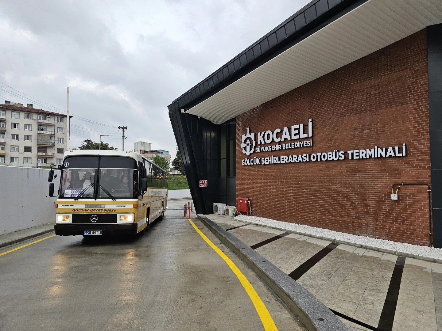 Gölcük’ten Düzce’ye ücretsiz üniversite servisi başlıyor
