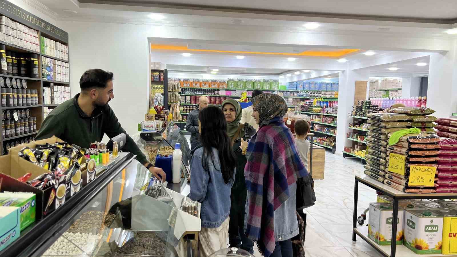 Bingöl’de havalar soğudu, aktarlarda kış çaylarına yoğun ilgi